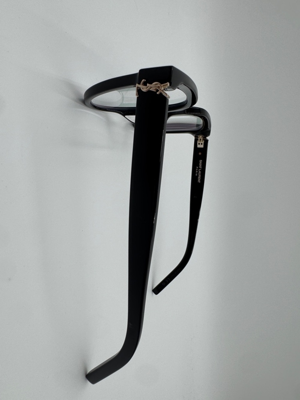 Classic Black Round-Frame Women's Eyeglasses - Picture 4 of 4